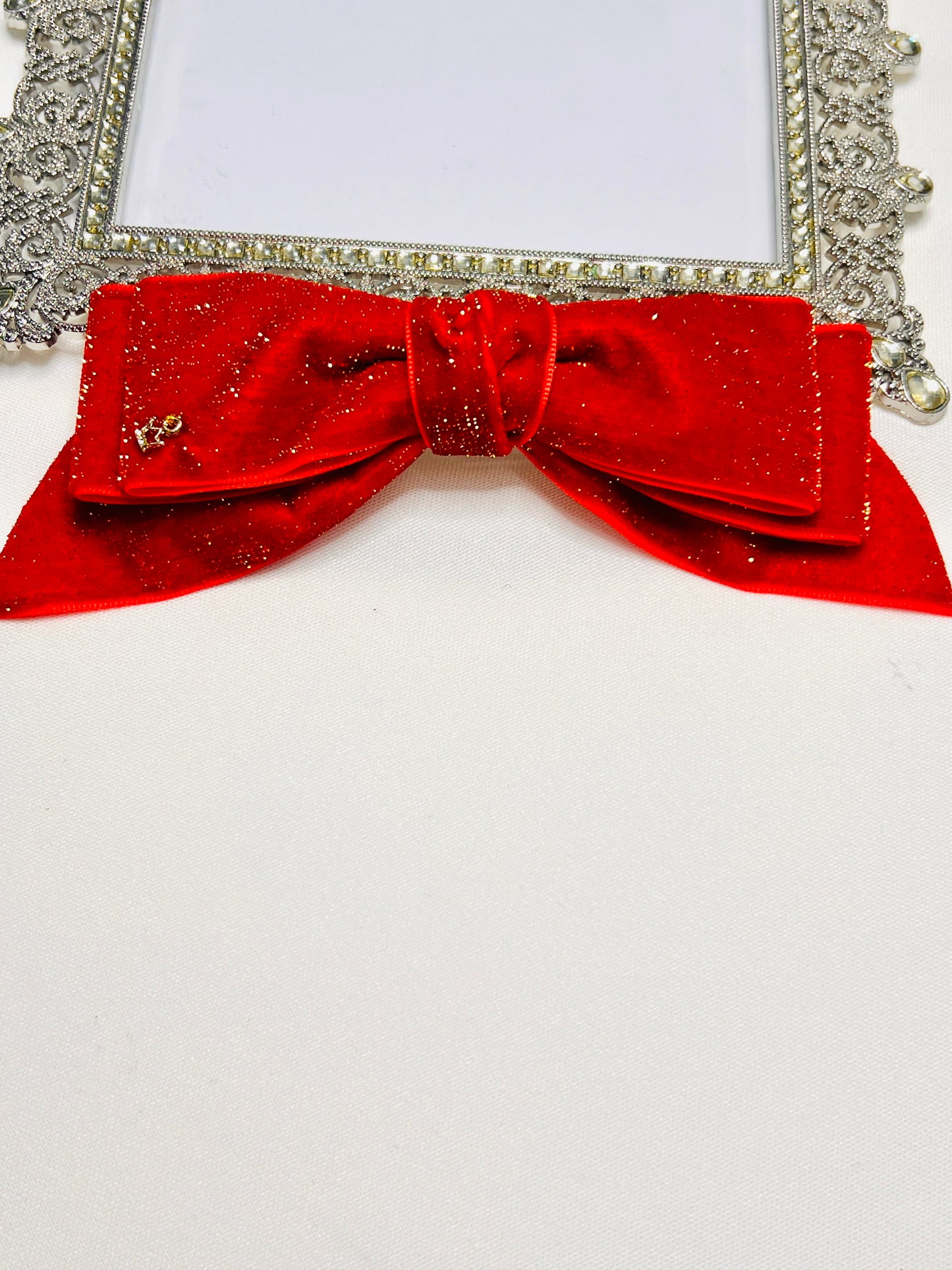 Queen Velvet  Bow