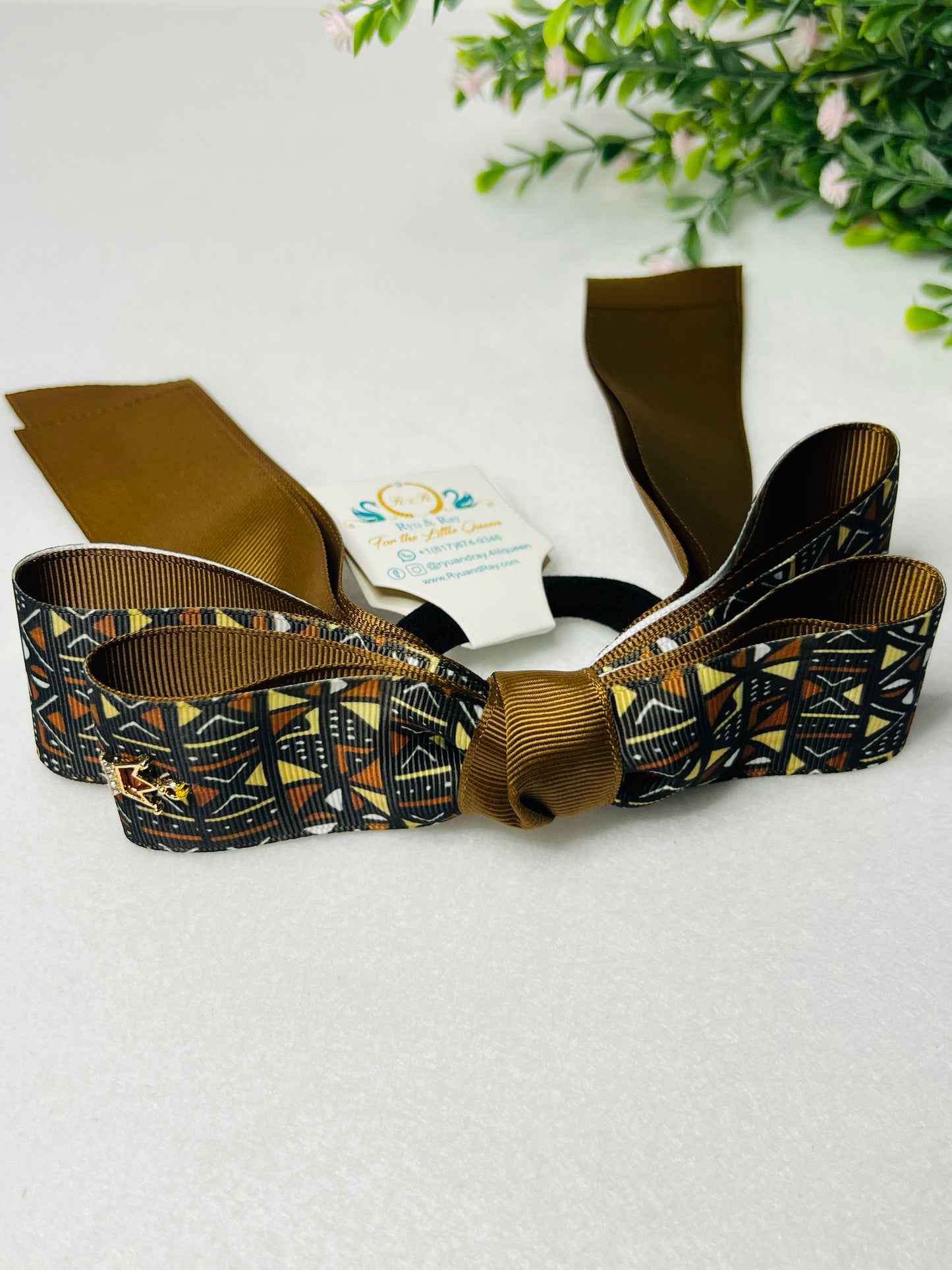 Queen Double Bow on Elastic Tie